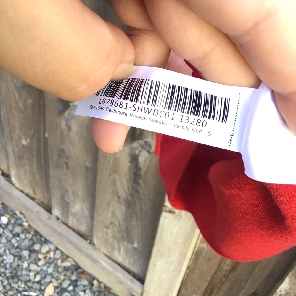 Quince 100% Mongolian Cashmere V-Neck Sweater Women's Small Varsity Red - Picture 4 of 6